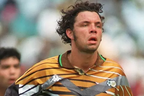 البحث عن الذهب.. لاعب جنوب أفريقيا السابق ليلا كورة: ذكرياتي أمام منتخب مصر لا تنسى